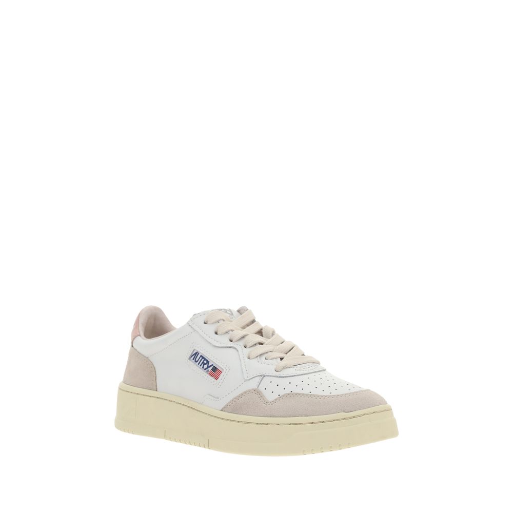 Sneakers by Autry for women in bos taurus calfskin leather & nylon white presents a sumptuous silhouette as Women's Low Top Bos Taurus Calfskin Leather & Nylon Sneakers, expertly defined by a sumptuous low-top style for a sumptuous, high-fashion look.