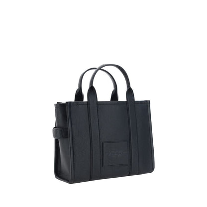 This Medium Tote Handbag by Marc Jacobs for women in bos taurus calf grained leather and black & monogram presents a sculptural silhouette featuring a secure zipper, ample , and versatile shoulder-strap, handle & adjustable-strap for a sculptural finish.