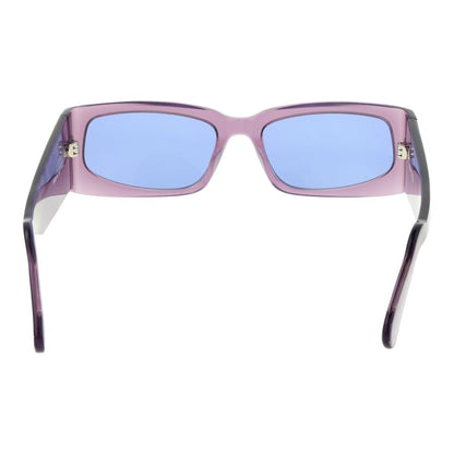 Sunglasses by GCDS for unisex in and purple presents a sumptuous silhouette, featuring purple coloured frame and rectangle full-rim frame design with non-polarized category-2-medium-tint lens for a sumptuous look.