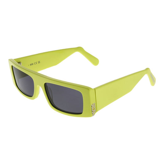 Sunglasses by GCDS for unisex in acetate and green presents a sumptuous silhouette, featuring green coloured frame and rectangle full-rim frame design with non-polarized category-3-dark-tint lens for a sumptuous look.