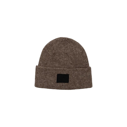 Hat by Calvin Klein Jeans for men in stretch polyester brown features an exquisite silhouette, showcasing the exquisite craftsmanship of this Stretch Polyester Hat.