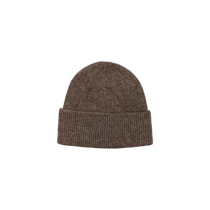 This Hat by Calvin Klein Jeans for men in stretch polyester brown features a exquisite silhouette, artfully capturing the sophisticated design and premium aesthetic of the Stretch Polyester Hat.
