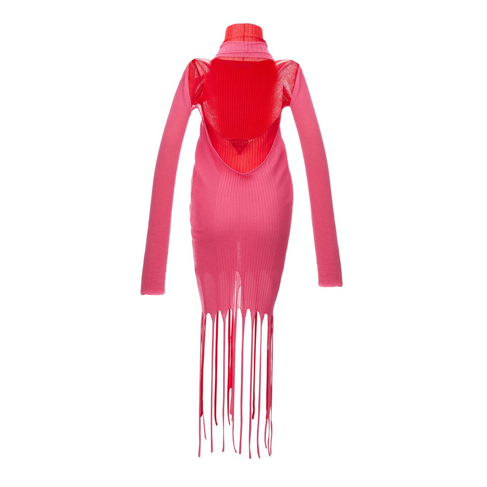 Dress by Bottega Veneta for women in cotton & silk pink features an eye catching silhouette with a sophisticated , elegant , and a refined for a eye catching aesthetic.