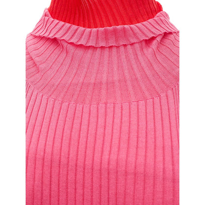 Dress by Bottega Veneta for women in cotton & silk pink features an cute silhouette, detailed with a and that elegantly flows into a cute .