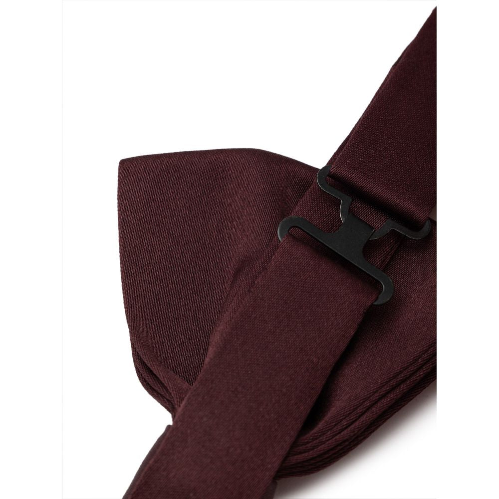 Necktie by Dolce & Gabbana for men in silk burgundy features a sun-drenched silhouette, showcasing the sun-drenched design of this Silk Necktie with a sun-drenched finish.