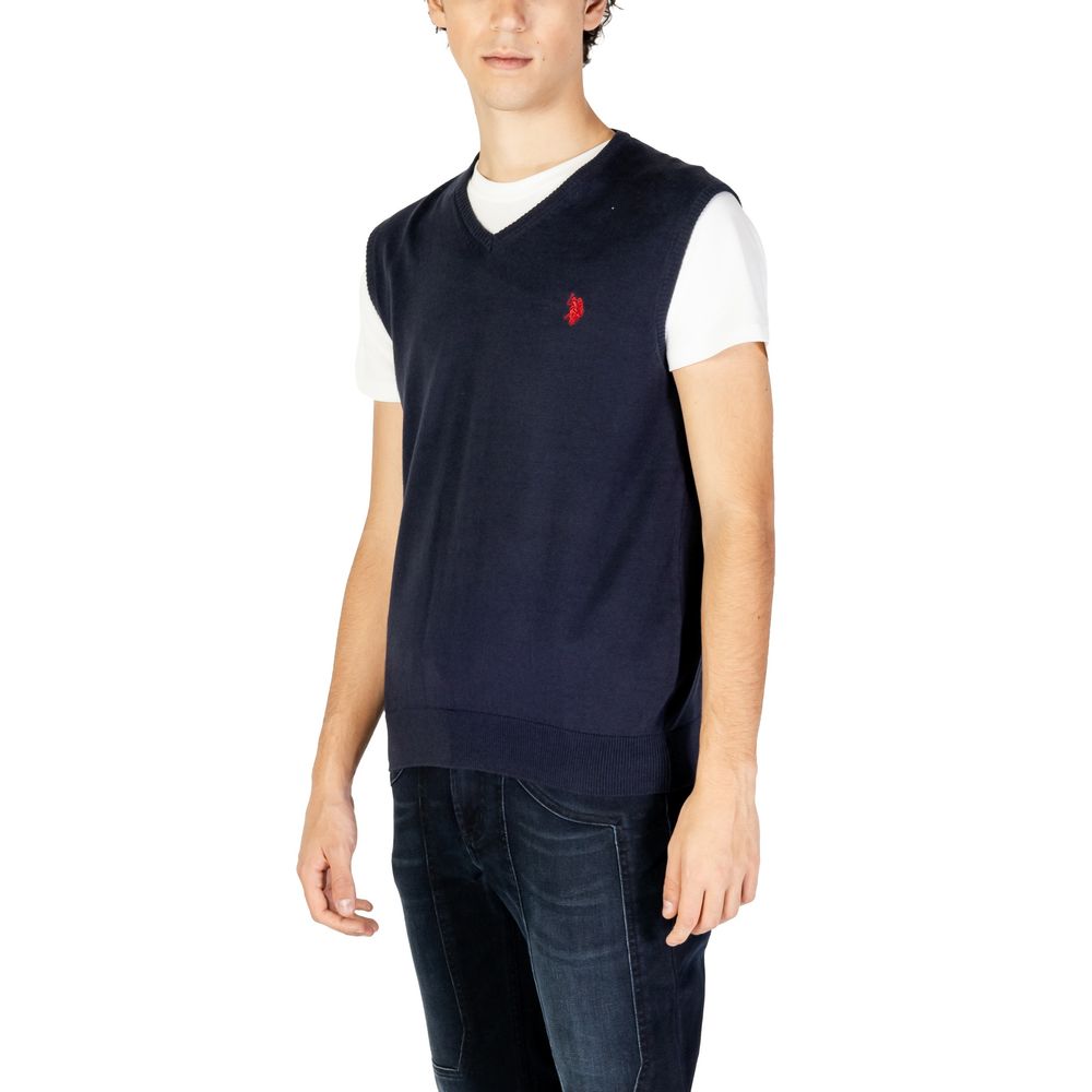 Vest by U.S. POLO ASSN. for men in cashmere cotton blend blue showcases a dynamic silhouette, perfectly balancing with a dynamic for a sophisticated, high-fashion look.