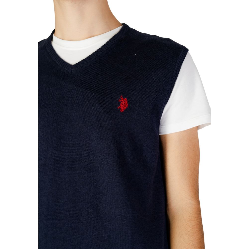 Vest by U.S. POLO ASSN. for men in cashmere cotton blend blue features a enviable silhouette, elegantly detailed with a enviable and functional for a enviable finish.