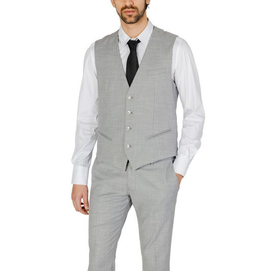 Vest by Antony Morato for men in stretch viscose polyester gray features a enviable silhouette, elegantly detailed with a enviable and functional pockets for a enviable finish.