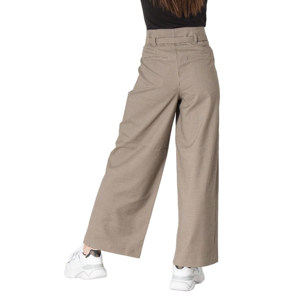 Jeans by Only for women in stretch viscose polyester beige presents a tailored silhouette, showcasing a tailored and long cut with a refined for a truly tailored aesthetic.
