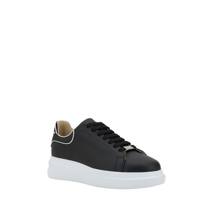 Sneakers by Philipp Plein for men in bos taurus calf leather black & monogram presents a sumptuous silhouette, artfully capturing the essence of the Men's Fashion Bos Taurus Calf Leather Sneakers with its sumptuous fashion style design.