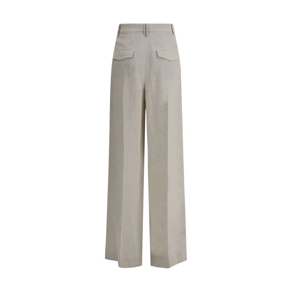 Casual Pants by Brunello Cucinelli for women in linen polyamide & polyester beige features an sophisticated and regular-fit & wide with a precise long, creating a sophisticated and sophisticated silhouette.