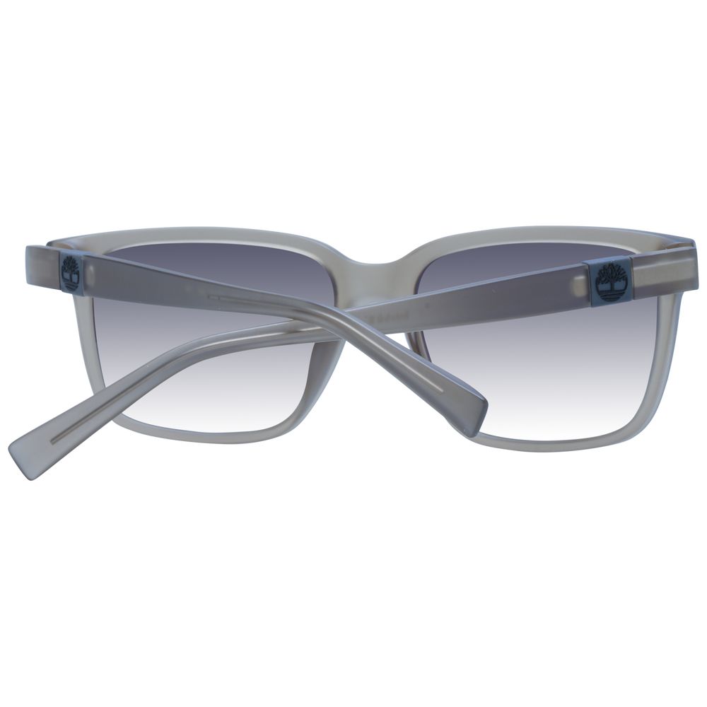 Sunglasses by Timberland for men in plastic and gray presents a sumptuous silhouette, featuring gray coloured frame and full-rim square frame design with polarized gradient category-3-dark-tint lens for a sumptuous look.