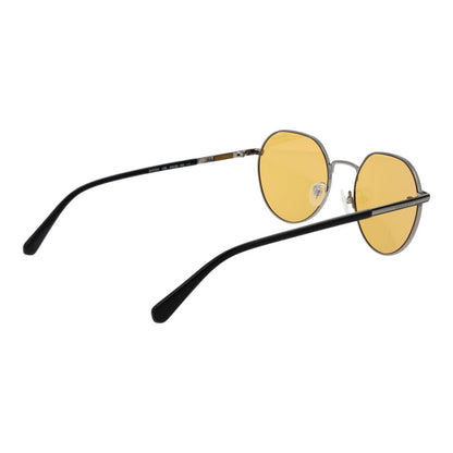 Sunglasses by Gant for men in metal silver showcases a ethereal silhouette, featuring silver coloured frame full-rim round frame design with non-polarized category-1-light-tint lens for a ethereal finish.