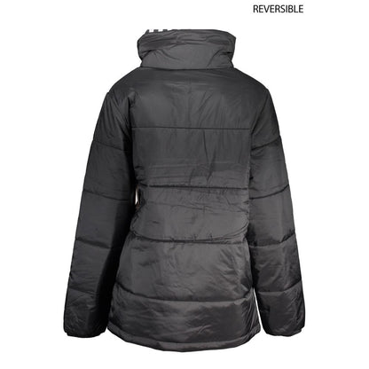 This Jacket by Vans for women in nylon black & white showcases a magnificent silhouette, meticulously crafted with a distinctive and functional water-resistant & pockets for a magnificent finish.