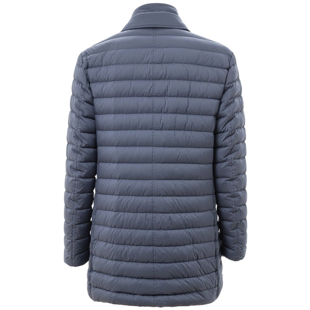 This Puffer Jacket by Herno for men in polyester navy exhibits a edgy silhouette, meticulously detailed with functional lightweight, pockets & insulated and a edgy for a edgy finish.