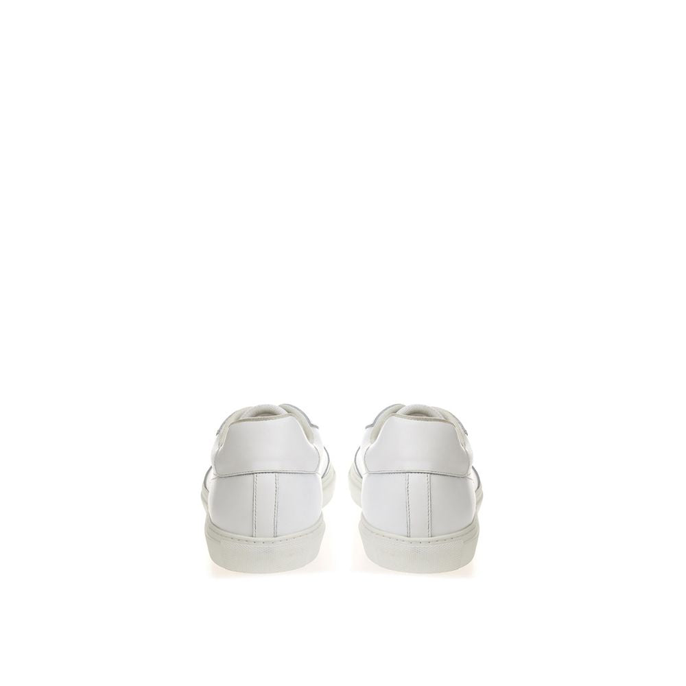 Sneakers by Roberto Cavalli for women in leather white features a chic design, perfectly showcasing the chic casual style of this Women's Casual Leather Sneakers.
