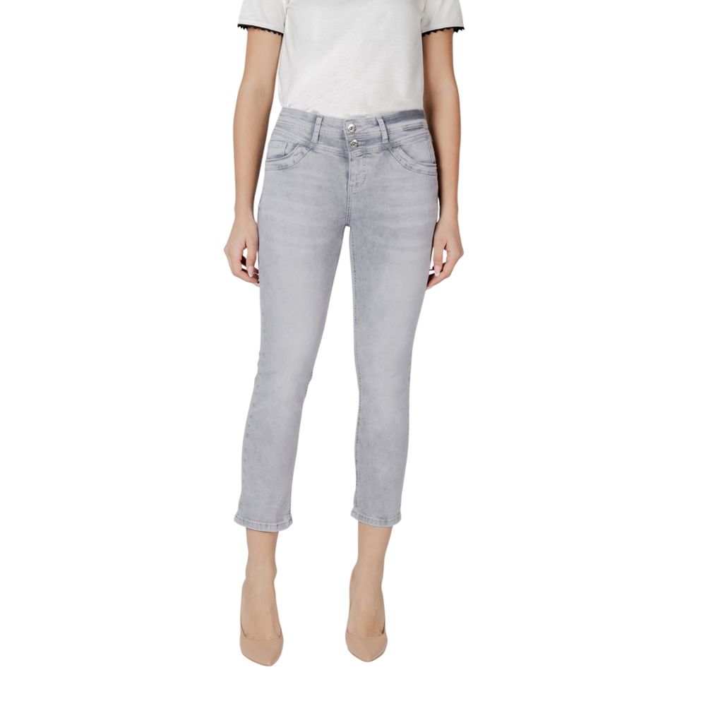 Jeans by Street One for women in stretch denim cotton gray features an refined tailoring silhouette, showcasing a premium slim with a and long cut for a refined tailoring look.