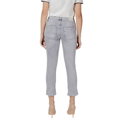 Jeans by Street One for women in stretch denim cotton gray features a polished silhouette with a polished slim, reaching a polished long and finished with a polished .