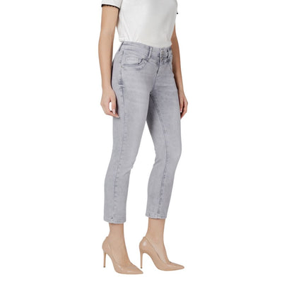 Jeans by Street One for women in stretch denim cotton gray features a refined silhouette with a refined slim, defined by a and a refined long for a refined finish.