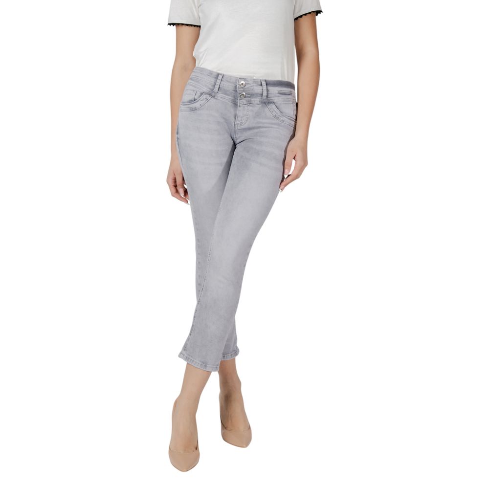 Jeans by Street One for women in stretch denim cotton gray features an sophisticated and slim with a precise long, creating a sophisticated and sophisticated silhouette.