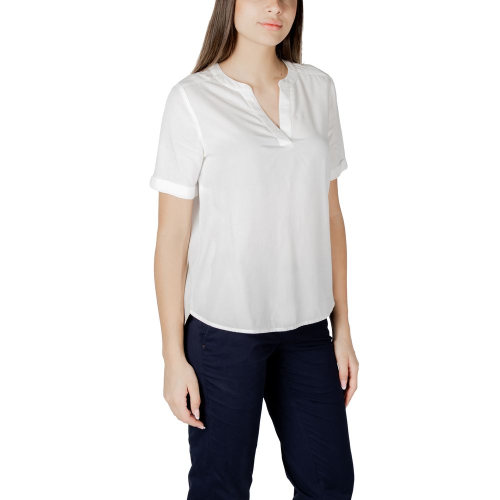 Shirt by Street One for women in viscose white showcases a sharp silhouette, elegantly detailed with a sharp v-neck neckline and sharp .