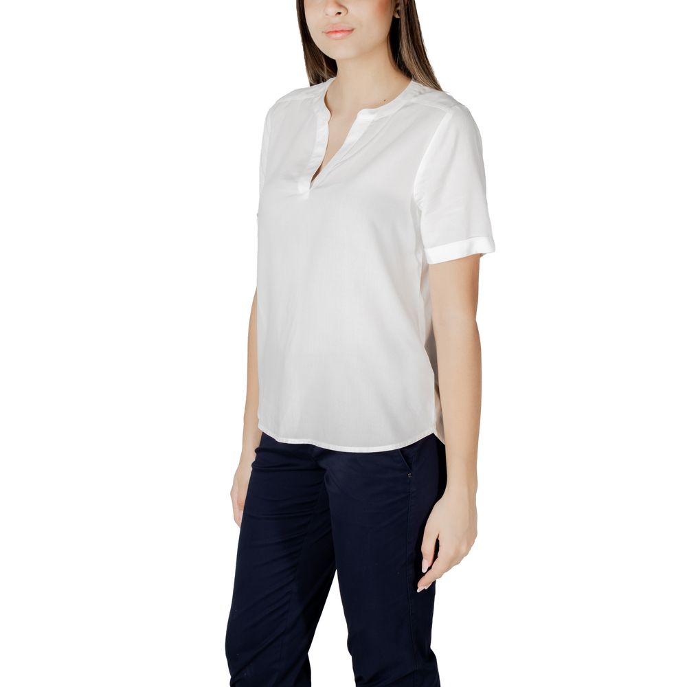 Shirt by Street One for women in viscose white features an polished silhouette, showcasing a sophisticated v-neck neckline and detail for a truly polished finish.