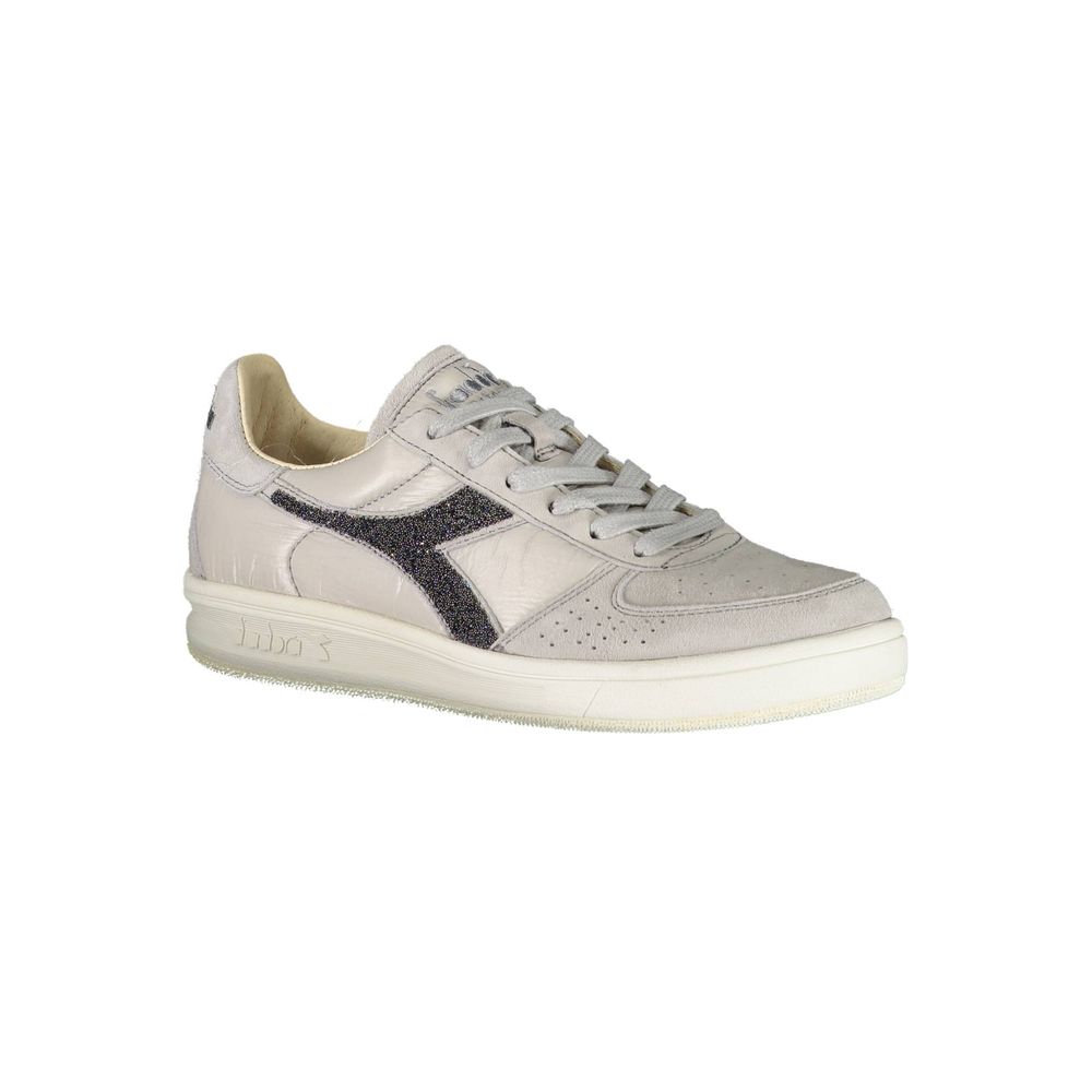 Sneakers by Diadora for women in leather & cotton gray presents a sumptuous silhouette as Women's Athletic Leather & Cotton Sneakers, expertly defined by a sumptuous athletic style for a sumptuous, high-fashion look.