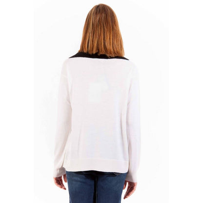Sweater by Love Moschino for women in lana wool blend white features an tactile silhouette, showcasing a sophisticated and tactile for a refined finish.