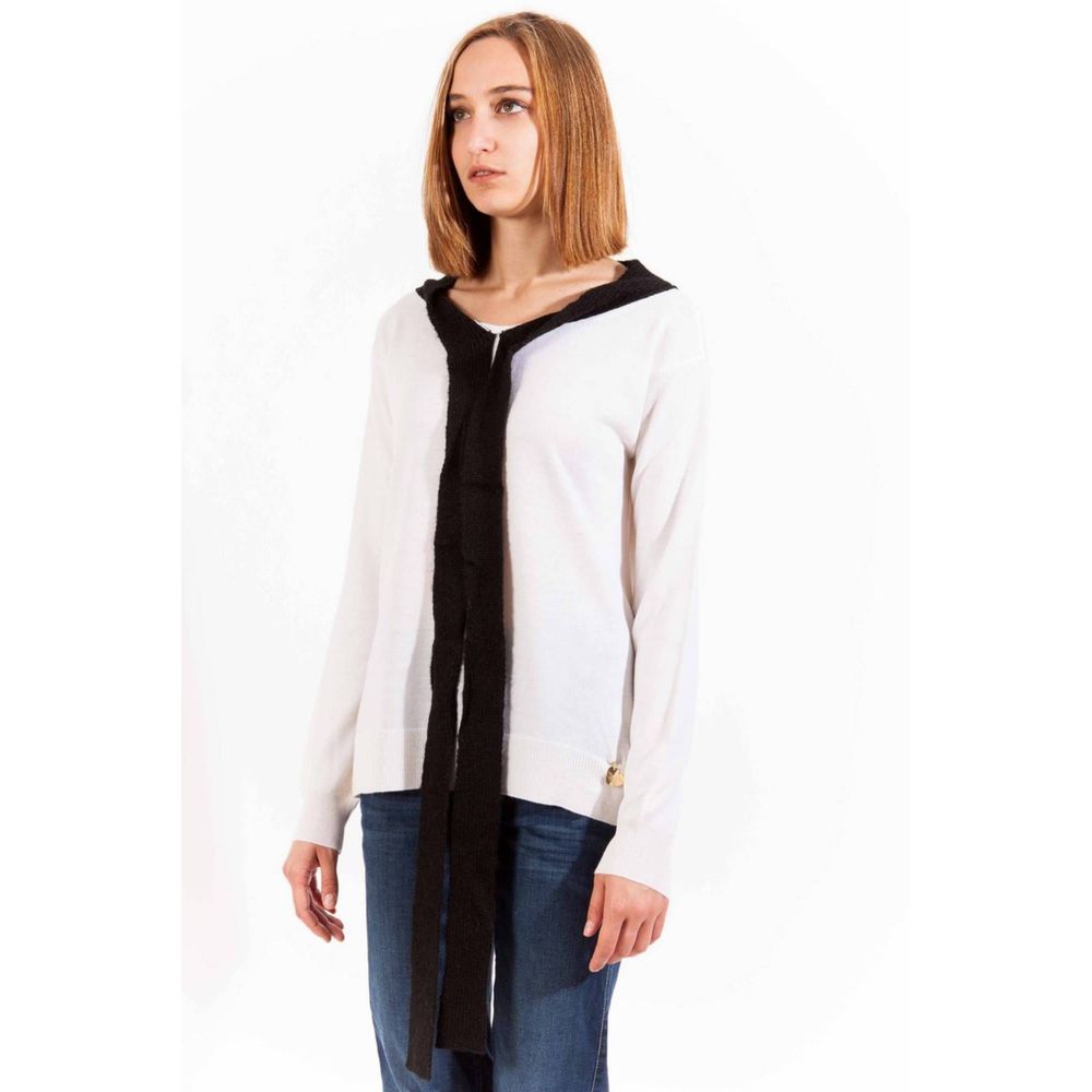 Sweater by Love Moschino for women in lana wool blend white showcases a discreet silhouette, finished with a discreet and for a discreet look.
