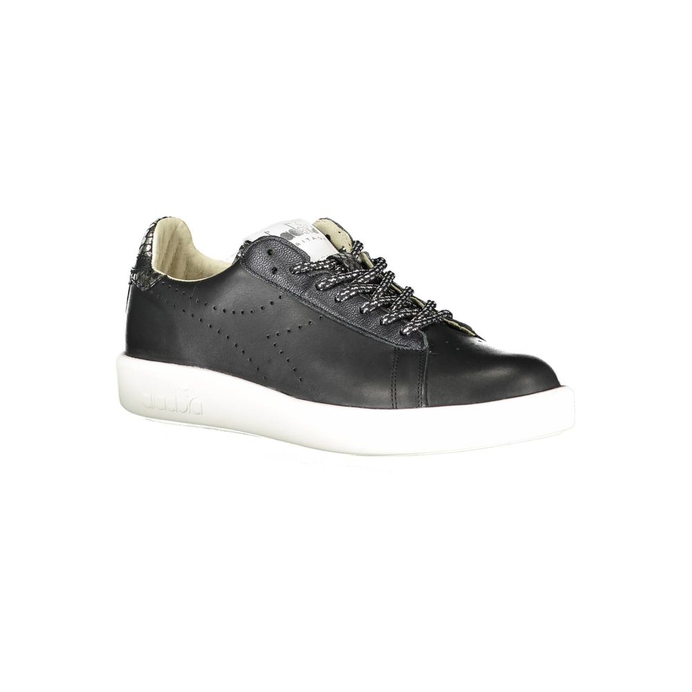 Sneakers by Diadora for women in cotton & leather black presents a sumptuous silhouette as Women's Fashion Cotton & Leather Sneakers, expertly defined by a sumptuous fashion style for a sumptuous, high-fashion look.