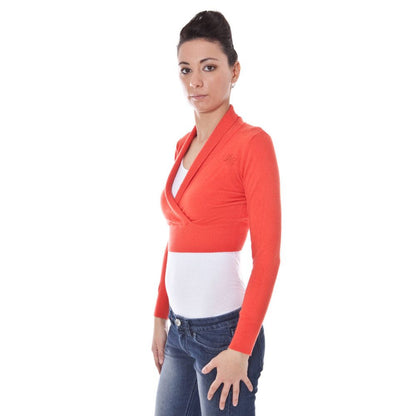 Sweater by Datch for women in wool red features an polished silhouette, showcasing refined and a sophisticated for a truly polished finish.
