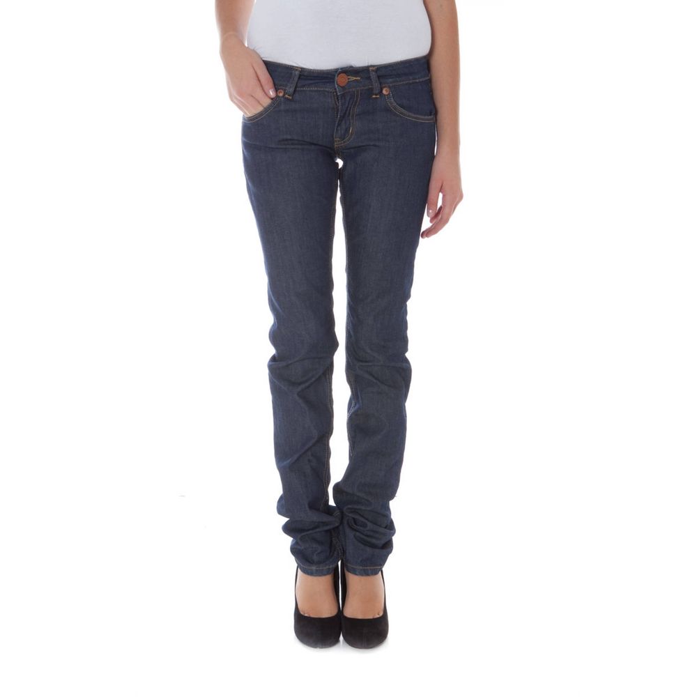 Pants by Phard for women in denim cotton blue features a enduring silhouette, showcasing a enduring and long with a low rise for a premium, tailored aesthetic.