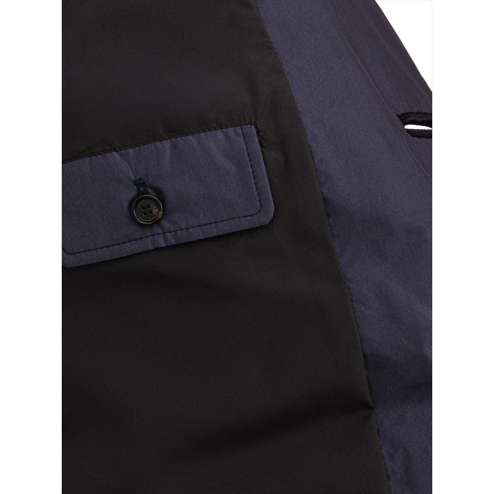Jacket by Dolce & Gabbana for men in polyester blue presents a impeccable silhouette, showcasing distinct pockets & insulated and a impeccable for a sophisticated finish.