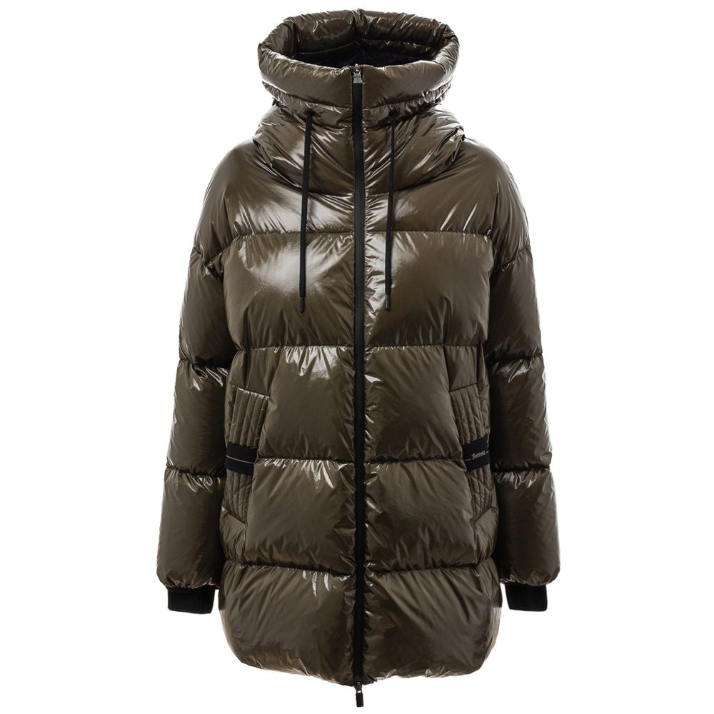 Jacket by Herno for women in polyamide green showcases a enveloping silhouette, artfully detailed with a enveloping and premium for a truly enveloping finish.
