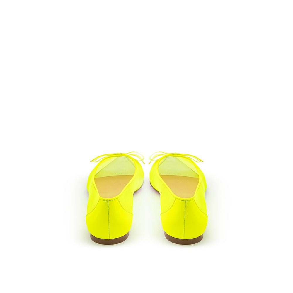Flat Shoes by Christian Louboutin for women in mesh yellow features an captivating silhouette, showcasing the captivating style of the Grace Ray Women's Mesh Flat Shoes with its distinct and refined .