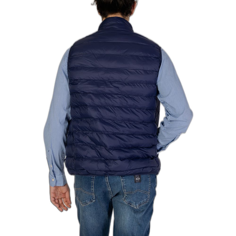 Jacket by U.S. POLO ASSN. for men in polyamide blue showcases a contemporary silhouette, detailed with a contemporary and premium lightweight for a sophisticated finish.