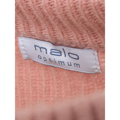T-Shirt by Malo for women in cashmere pink showcases a chic silhouette, artfully detailed with a chic wrap neckline and for a chic finish.