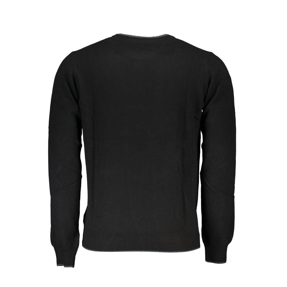 Sweater by North Sails for men in cashmere viscose black showcases a downtown chic silhouette, artfully finished with a downtown chic crew neckline and for a sophisticated, high-end look.