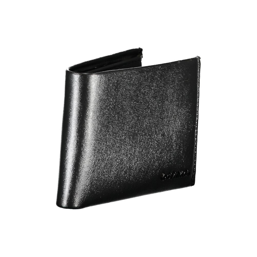 Wallet by Calvin Klein for men in leather black showcases a refined silhouette, artfully detailed with the signature style of the Leather Wallet and functional rfid-protection coin-purse.
