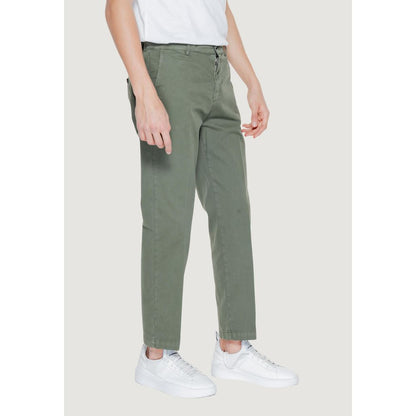 Pants by Liu Jo for men in stretch linen & cotton green showcases a unrivaled comfort silhouette, featuring a cut and long with a for a unrivaled comfort and refined aesthetic.