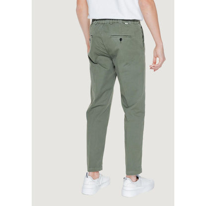 Pants by Liu Jo for men in stretch linen & cotton green features a sleek silhouette with a sleek , a refined long, and a sophisticated finish.
