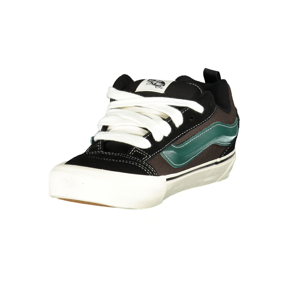 Sneakers by Vans for men in polyester polyethylene leather black & green features a sumptuous design, perfectly showcasing the sumptuous fashion style of this Men's Fashion Polyester Polyethylene Leather Sneakers.