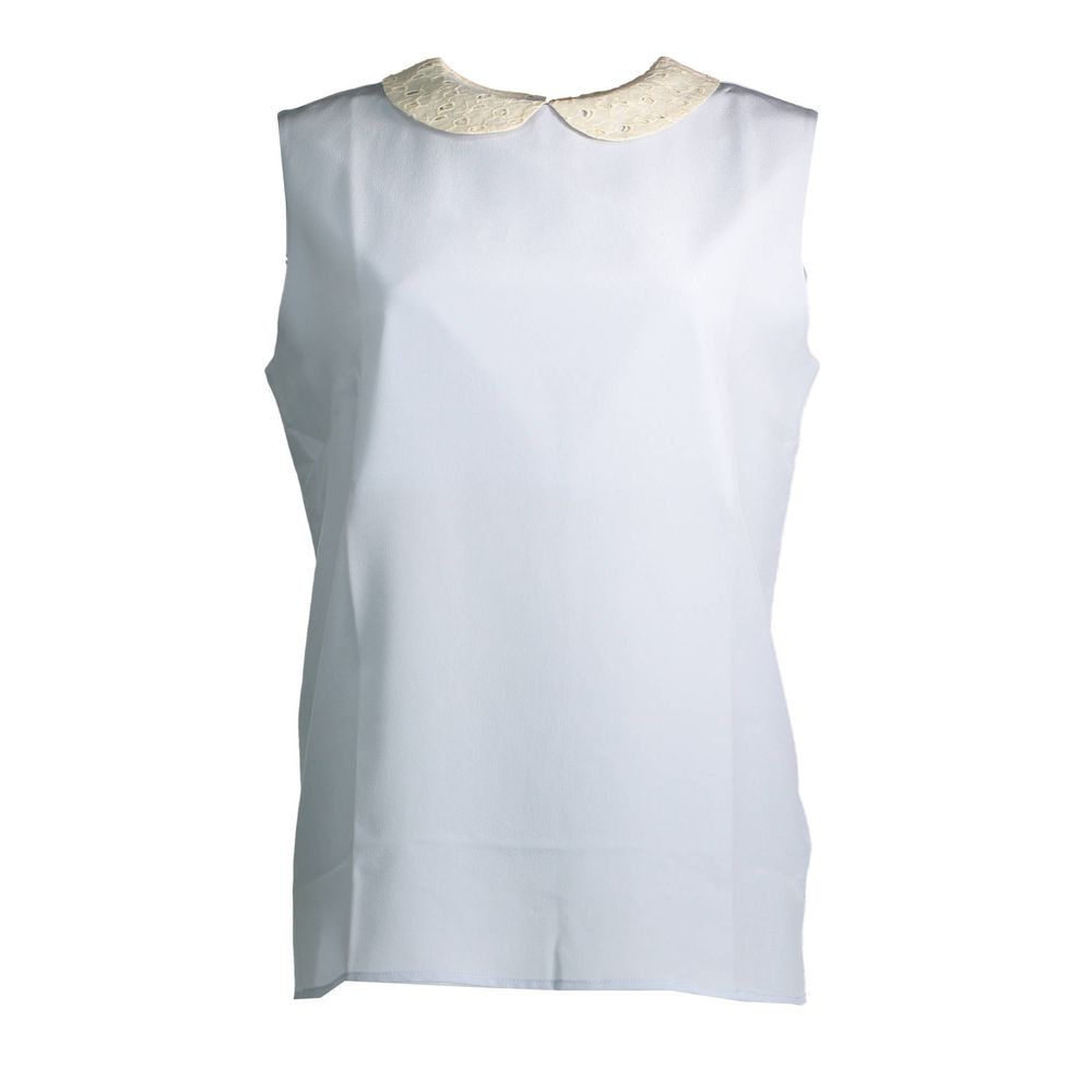 T-Shirt by Gant for women in silk light-blue features an on trend silhouette, perfectly showcasing a on trend and for an elevated aesthetic.