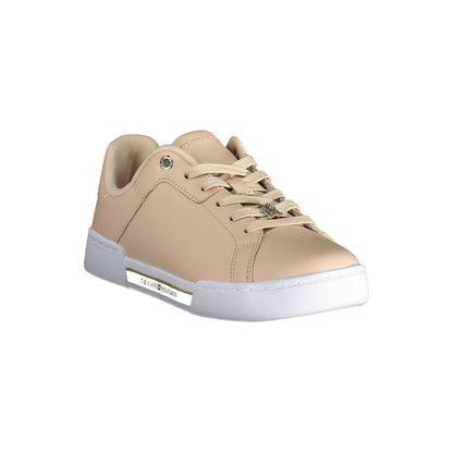 Sneakers by Tommy Hilfiger for women in polyester polyethylene leather pink features a sumptuous design, perfectly showcasing the sumptuous athletic style of this Women's Athletic Polyester Polyethylene Leather Sneakers.