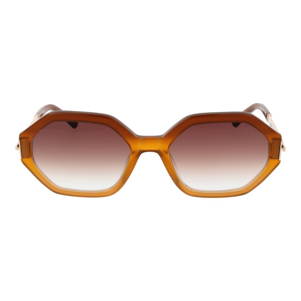 This Sunglasses by Sandro for women in lyocell & denim cotton gradient & brown presents a sumptuous silhouette, showcasing a sumptuous rectangle full-rim frame design in brown coloured frame and high-performance gradient lens.