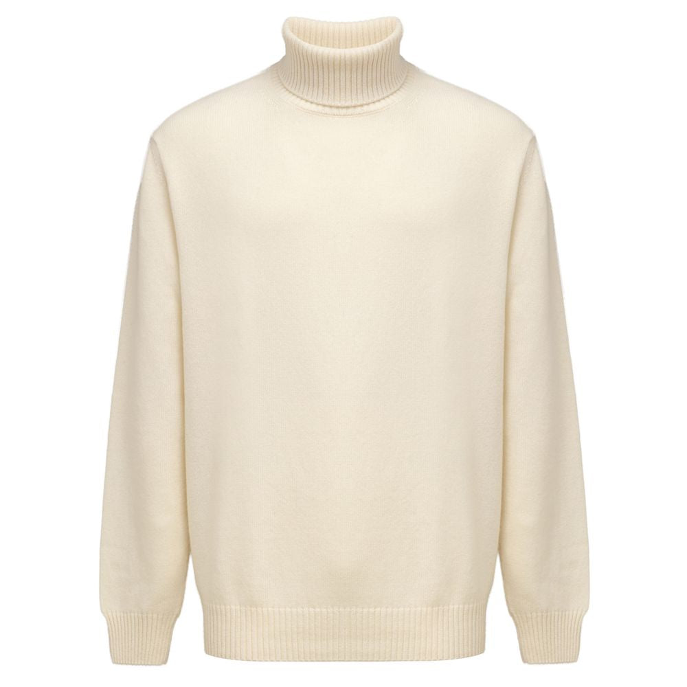 Sweater by Cruciani for men in cashmere white showcases a discreet silhouette, finished with a discreet turtle neckline and for a discreet look.