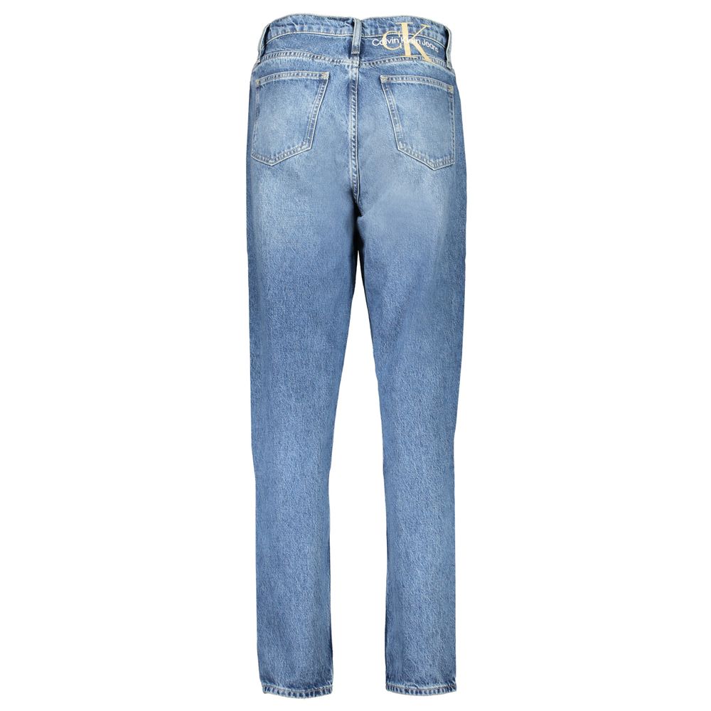 Jeans by Calvin Klein for women in denim cotton blue & signature features an sartorial mom and long with a cut for a sartorial finish.