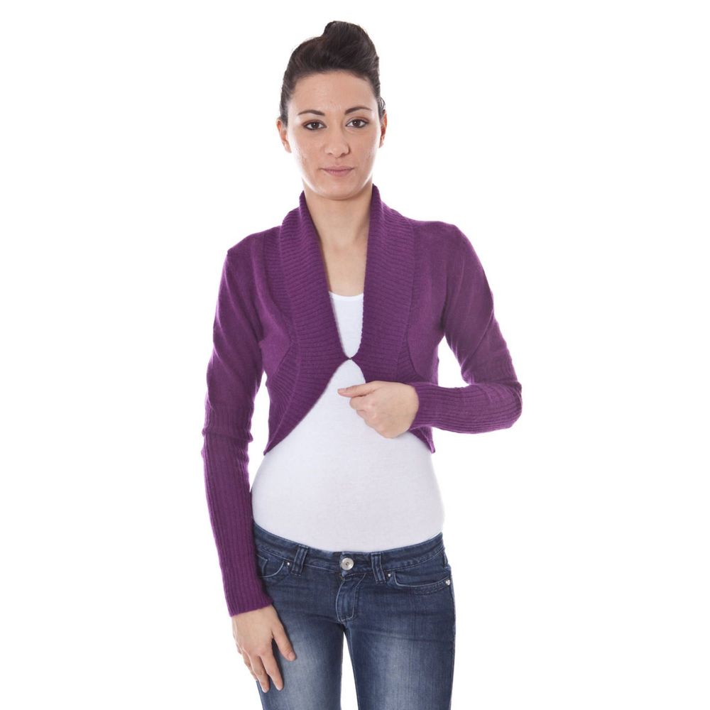 Sweater by Datch for women in wool purple showcases an masterful silhouette, artfully detailed with a masterful and long-sleeve for a sophisticated, premium finish.