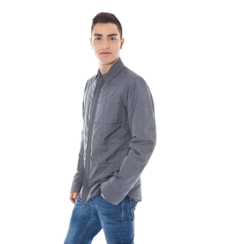 Jacket by Calvin Klein for men in polyester gray presents a authentic silhouette, artfully detailed with a authentic and functional pockets for a premium authentic finish.