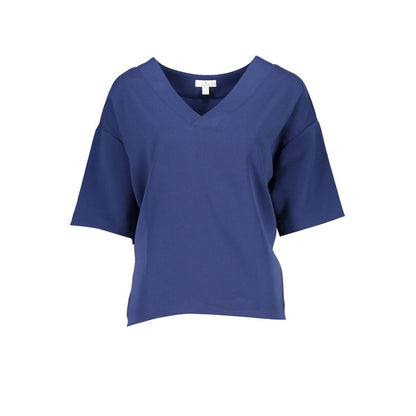 T-Shirt by Gant for women in stretch cotton blue showcases a unassuming silhouette, artfully detailed with a refined and unassuming short-sleeve for a sophisticated, contemporary look.